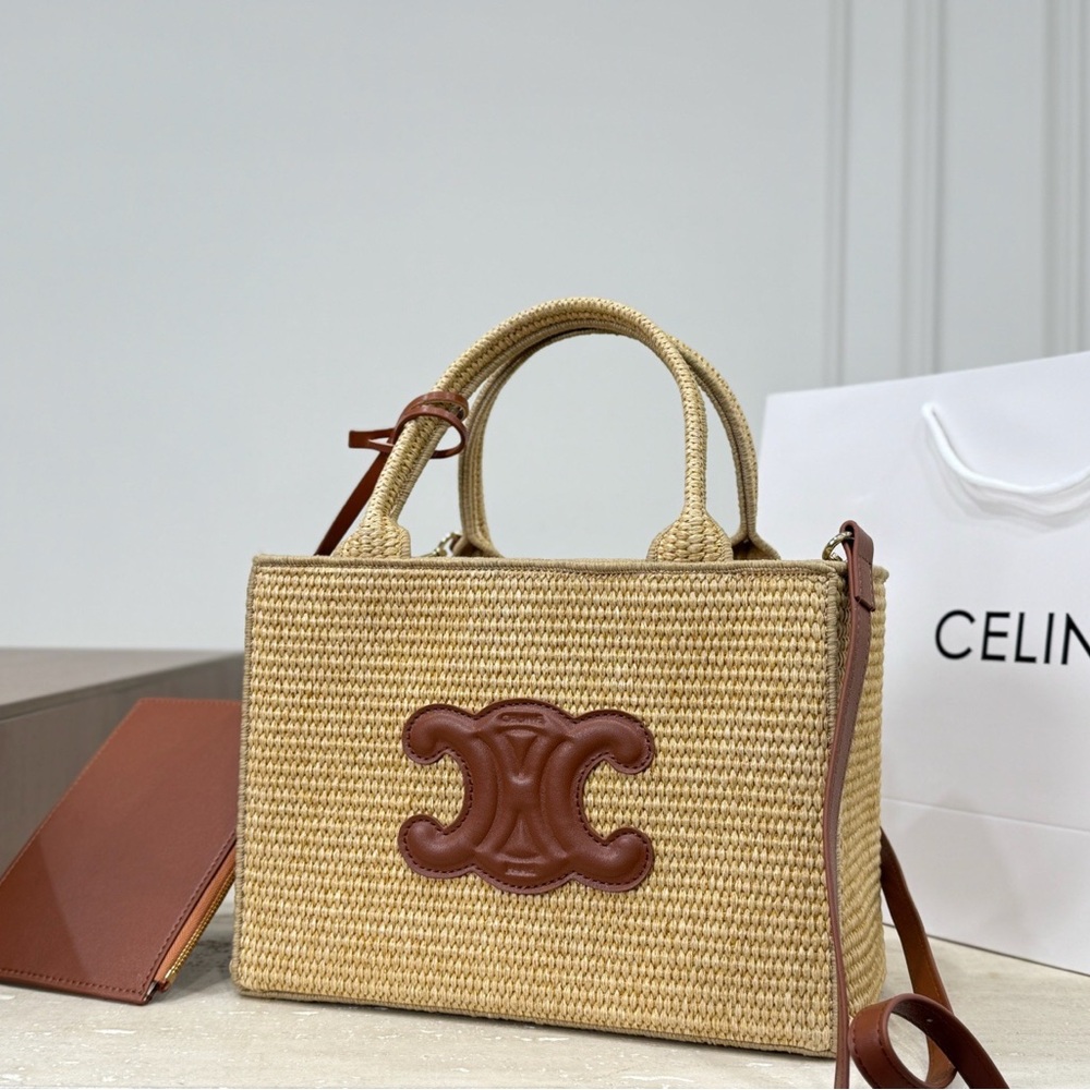 Celine 26×19cm straw bag